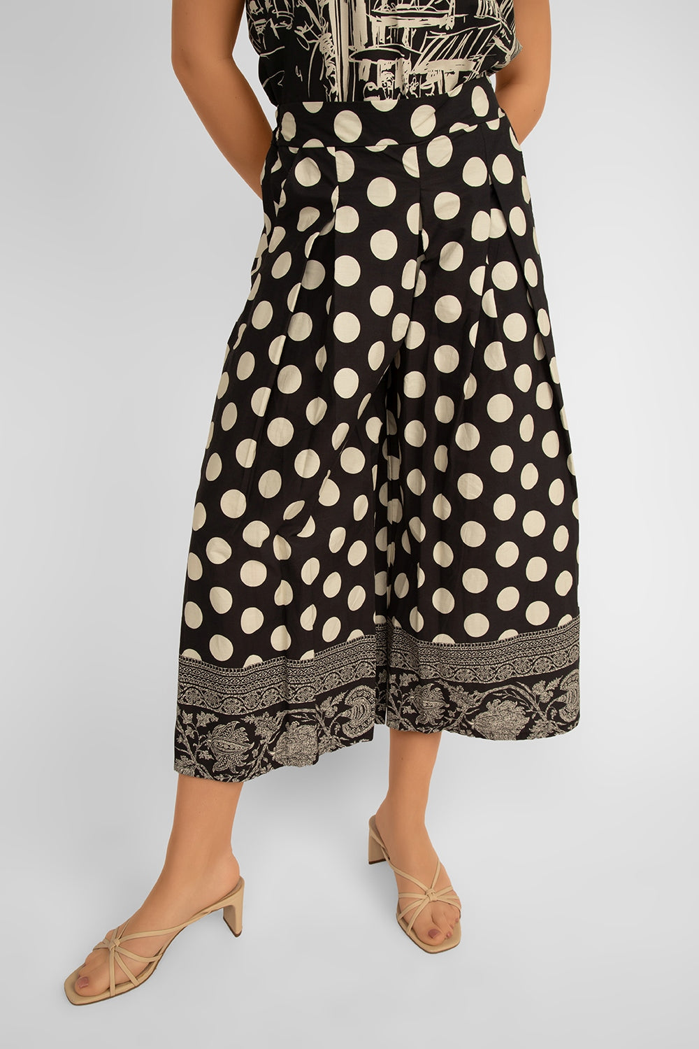Julietta (10-H2117-C12-DOT) Women's Wide Leg Cropped Polka Dot Pleated Culottes in Black & White Polka Dot Print