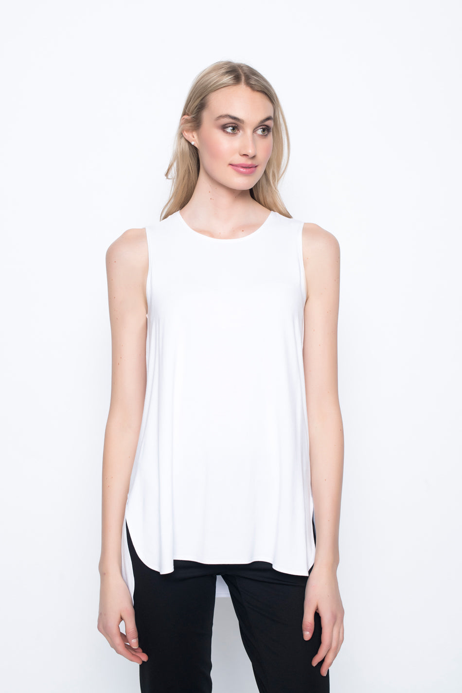 1R392-curved-hem-tank-top-white.jpg