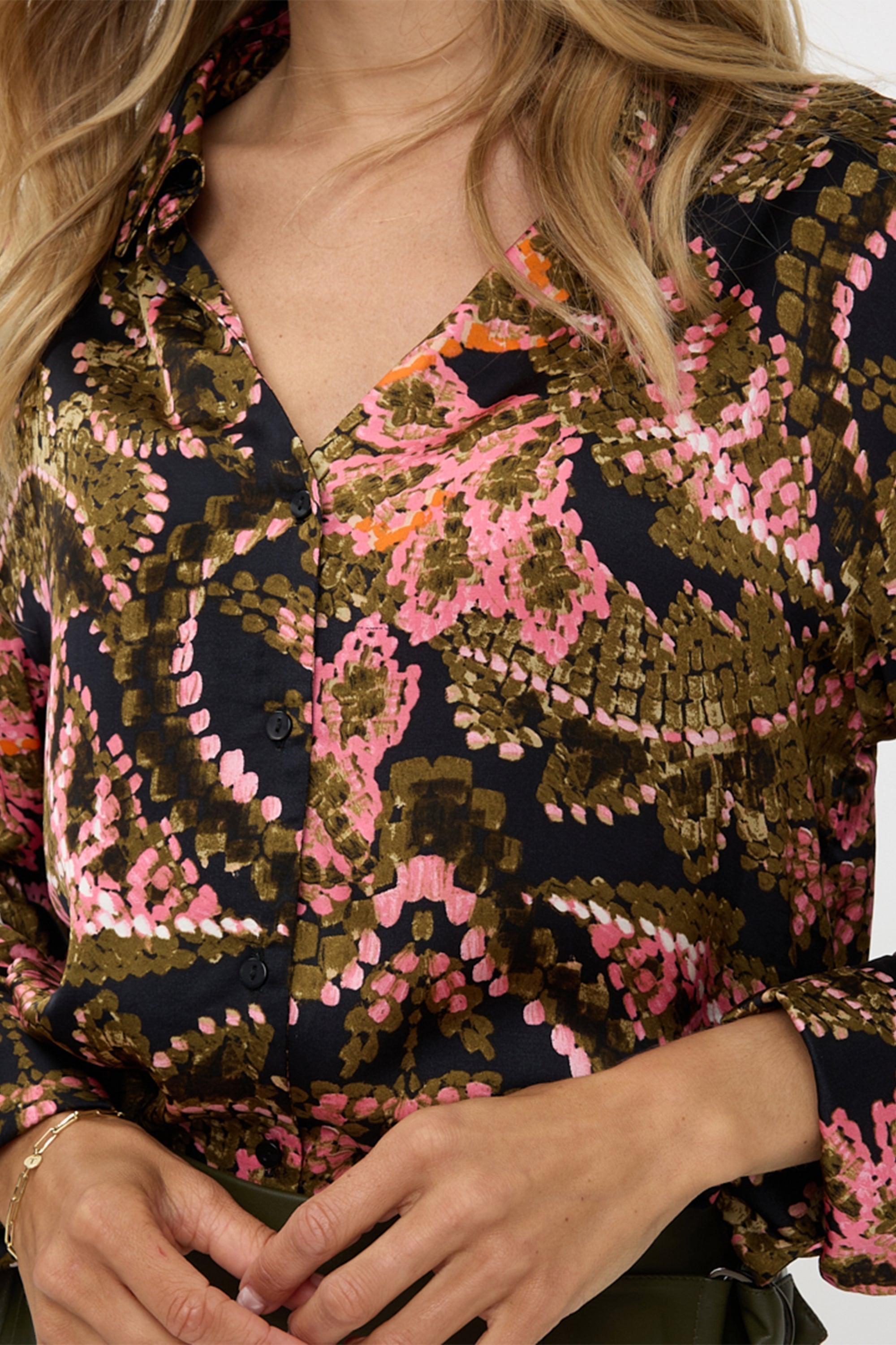 Close up of Esqualo (F2414506) Women's Long Sleeve Button Up Blouse With Shirt Collar In Green and Pink Floral Print Over Black