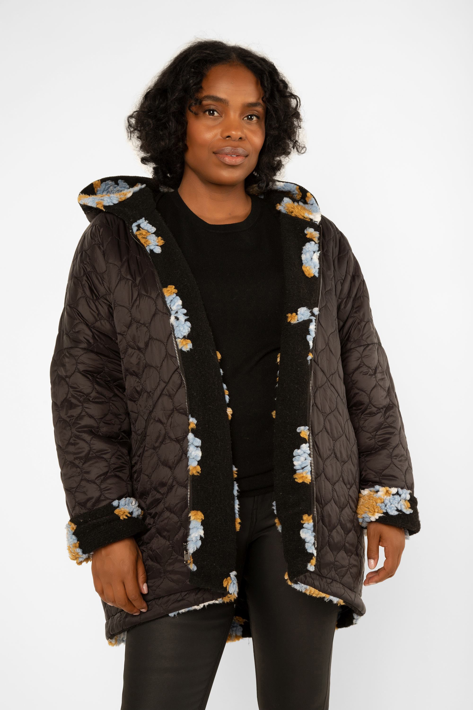 Fashion Concept (FC243244) Women's Oversized Reversible Hooded Jacket, Knit and Quilted Sides