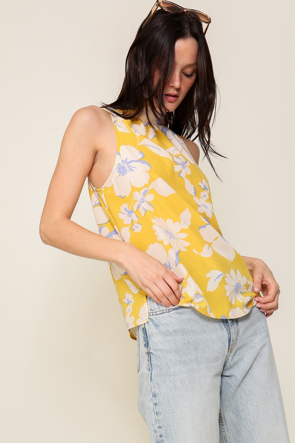 Timing (MN9462R23) Women's Sleeveles High Neck Floral Print Sleeveless Top in Yellow and Cream print