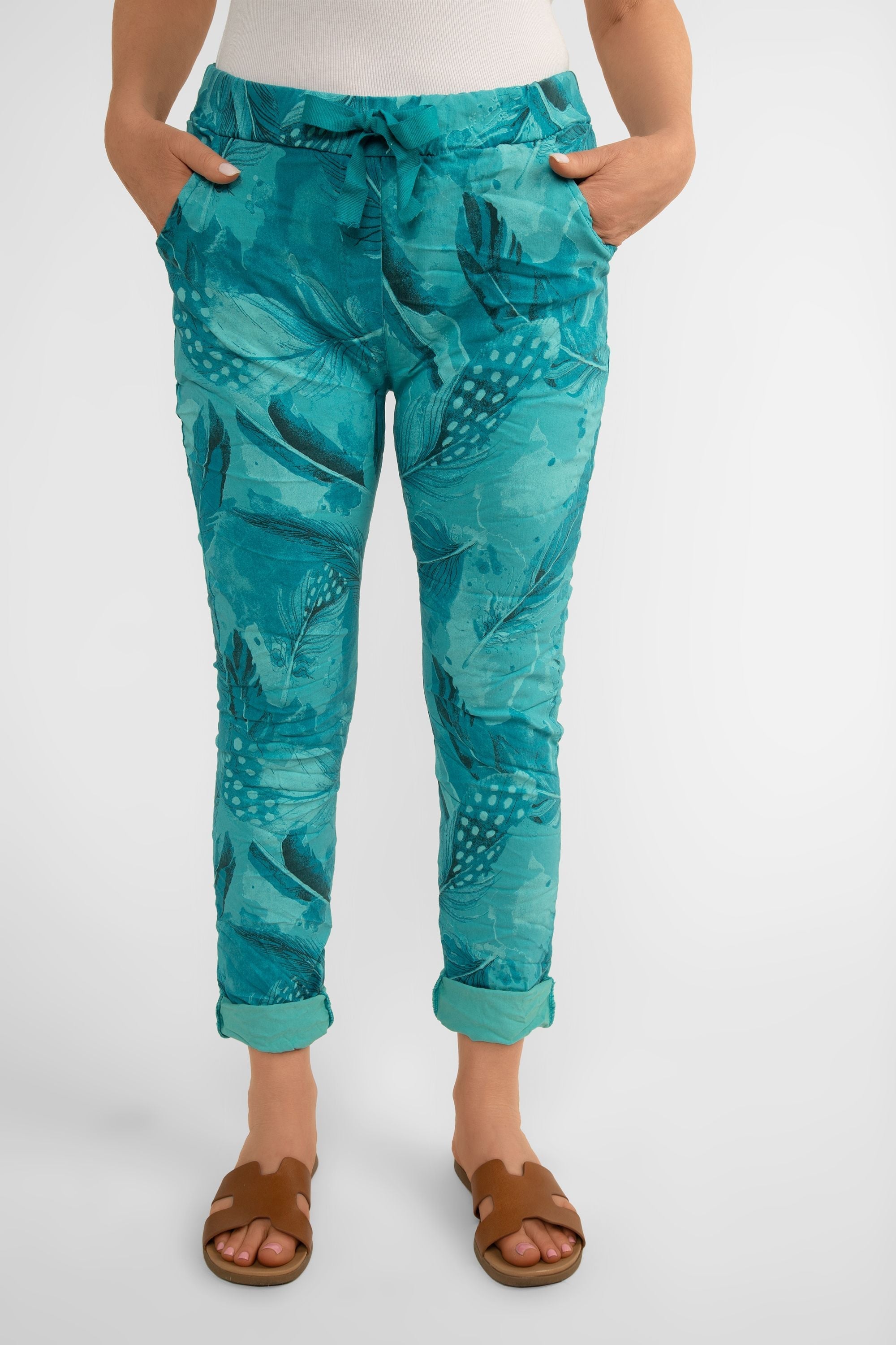 Bella Amore (21144) Women's Slim Fit Cropped Crinkle Pants with Side Pockets, Pull-on waist in Teal Feather Print