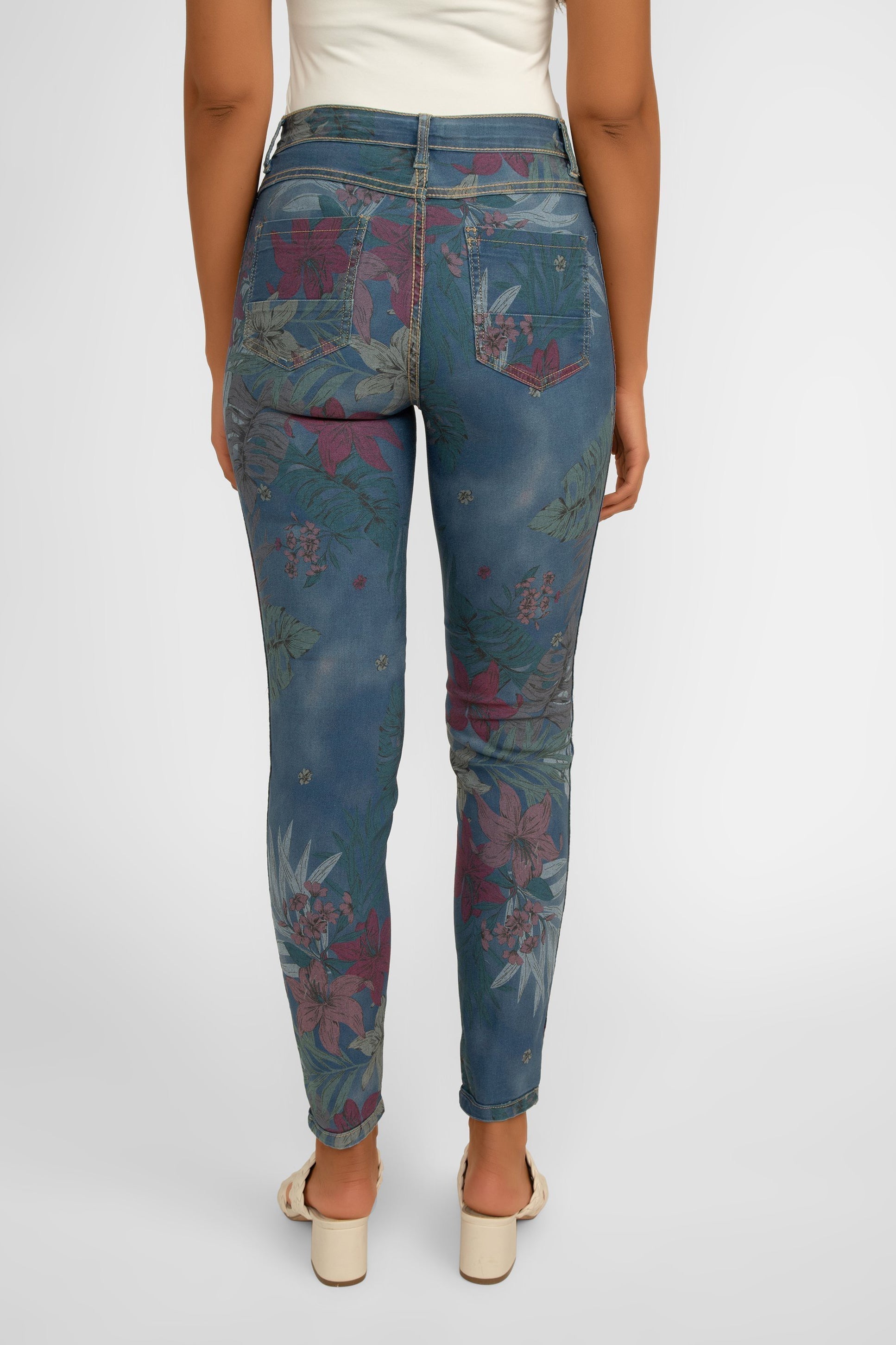 Frank Lyman (246248U) Women's Reversible Floral Printed Skinny Jeans with Medium to High Waist