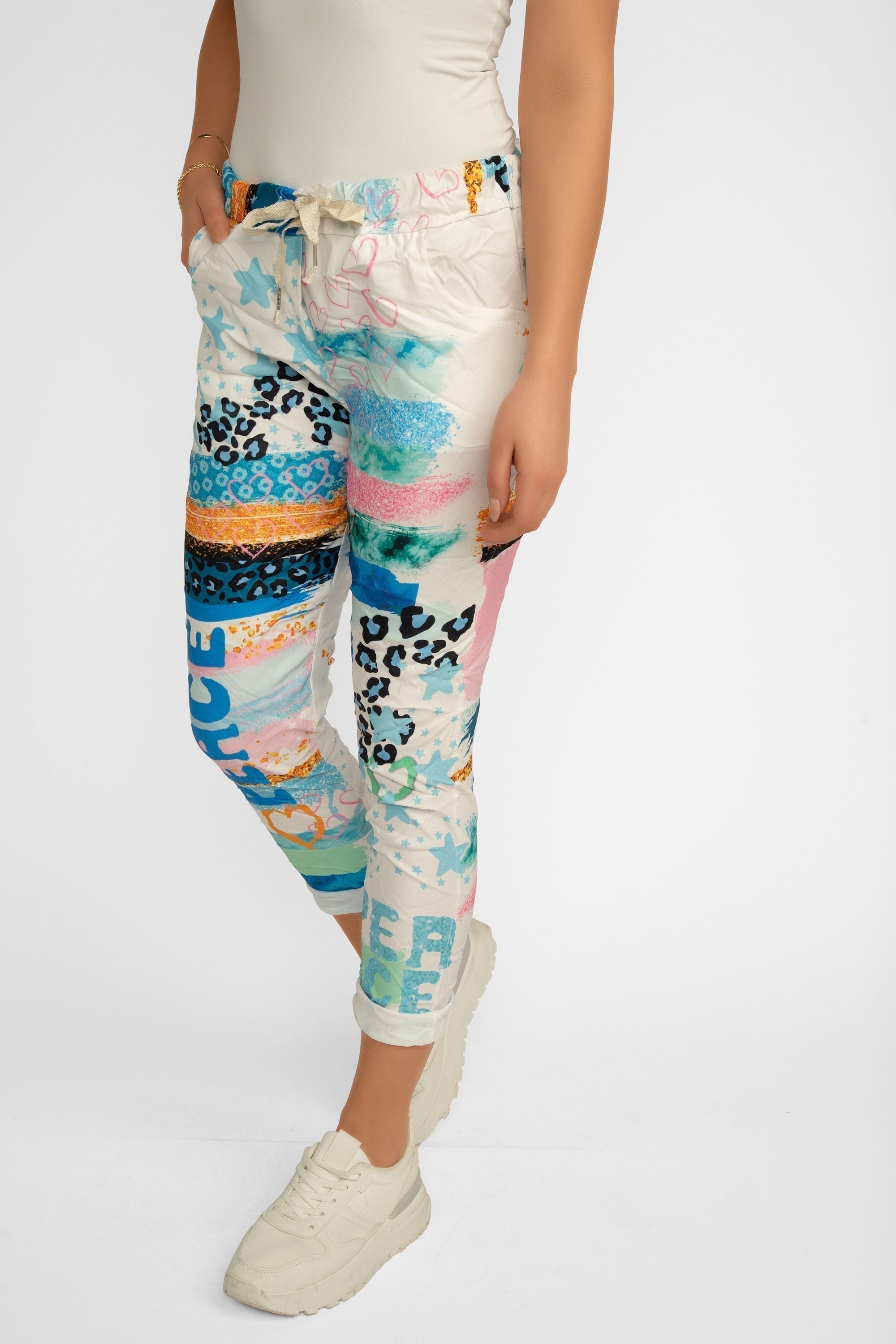 Bella Amore Women's Cropped Multi Print Pull-On Pants in a Blue and multi-coloured patchwork print