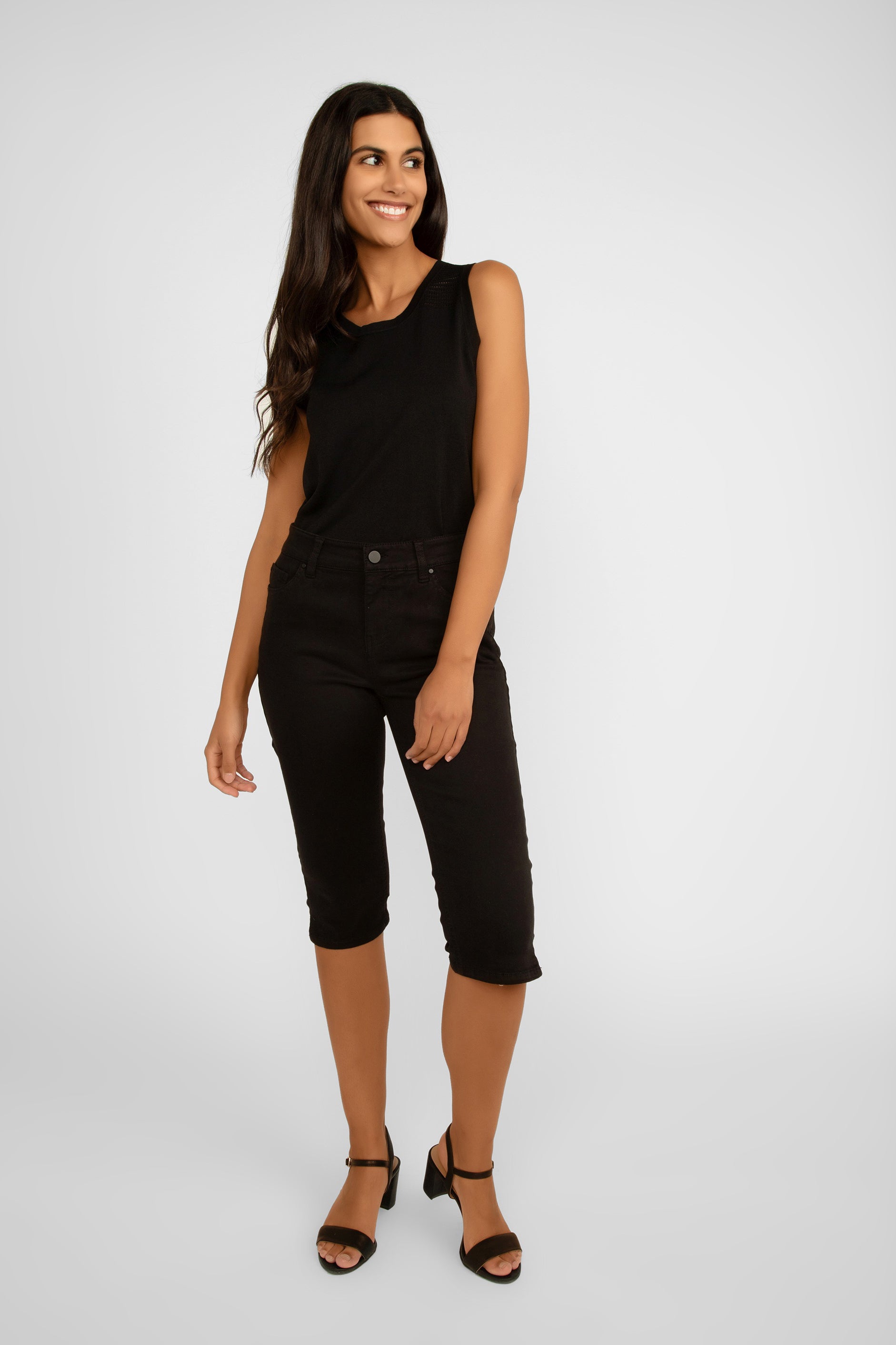 Renuar (8107-E2008S) Lux Tencel Skinny Capris with Pockets in Black 