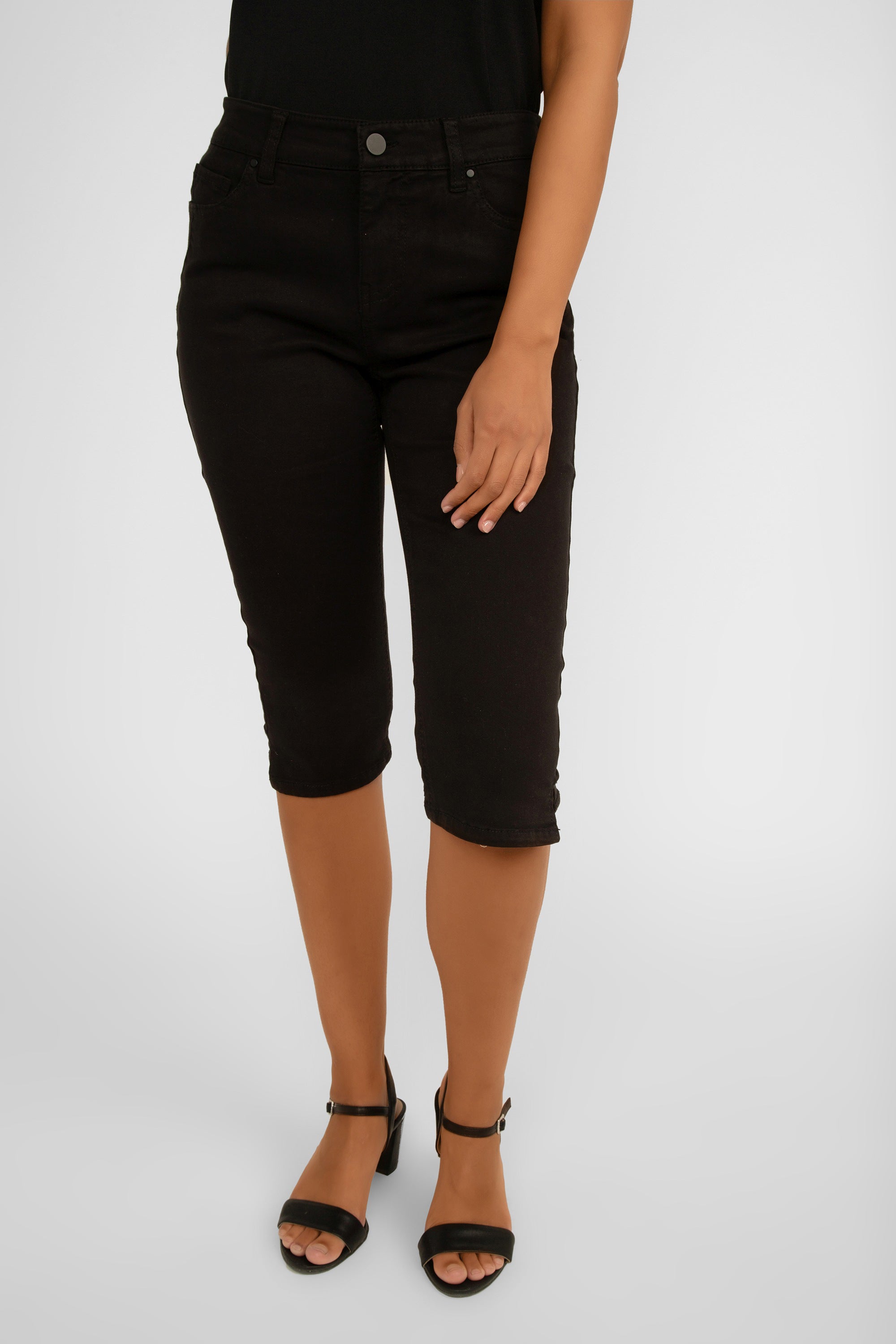 Renuar (8107-E2008S) Lux Tencel Skinny Capris with Pockets in Black 